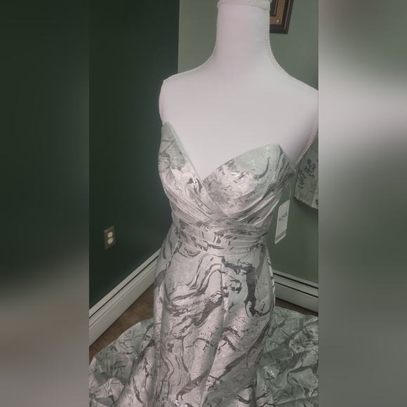 Alyce Paris Silver and White Prom Dress - Picture 7 of 16